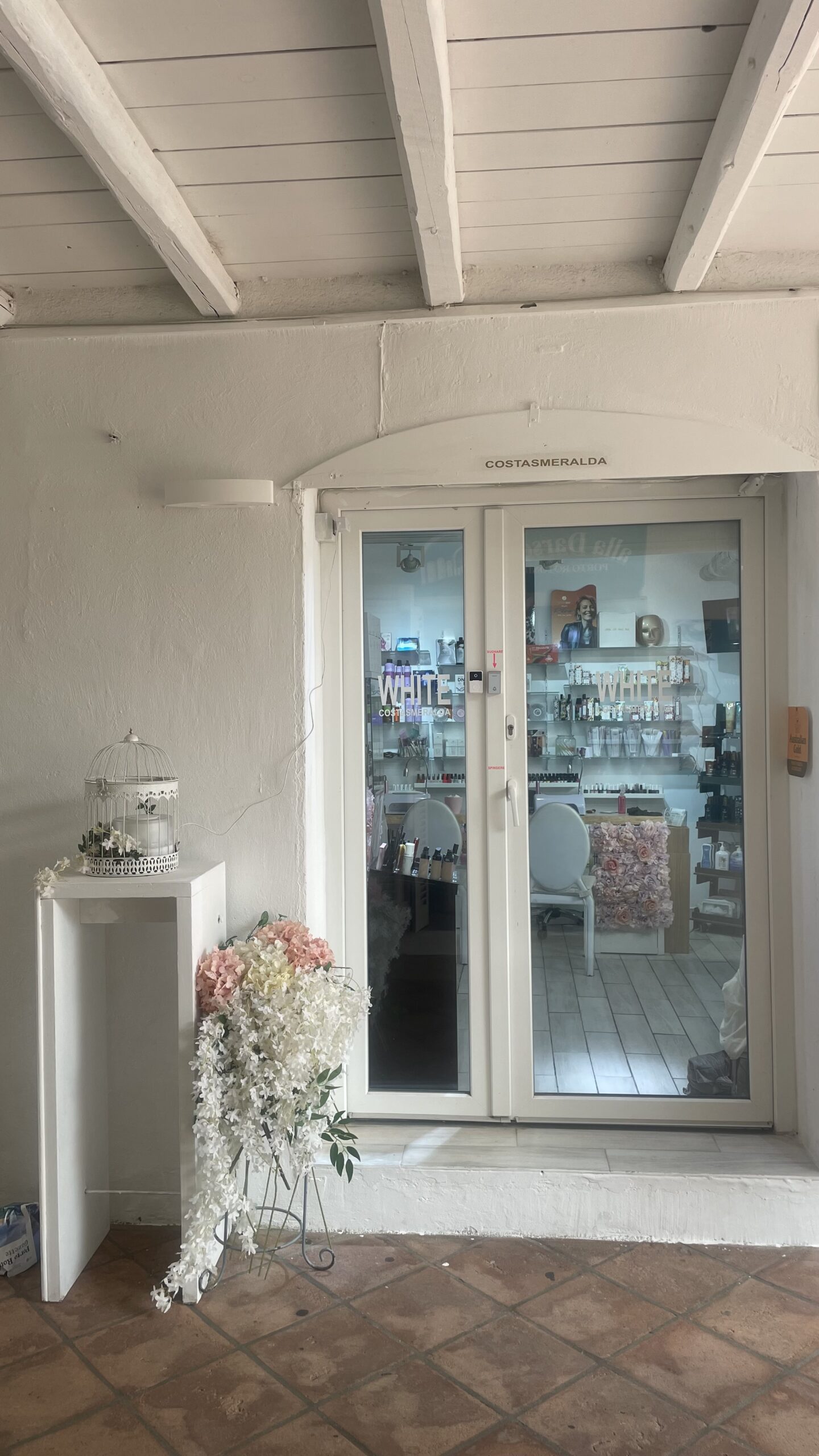 White centro estetico • Nails • extension ciglia •